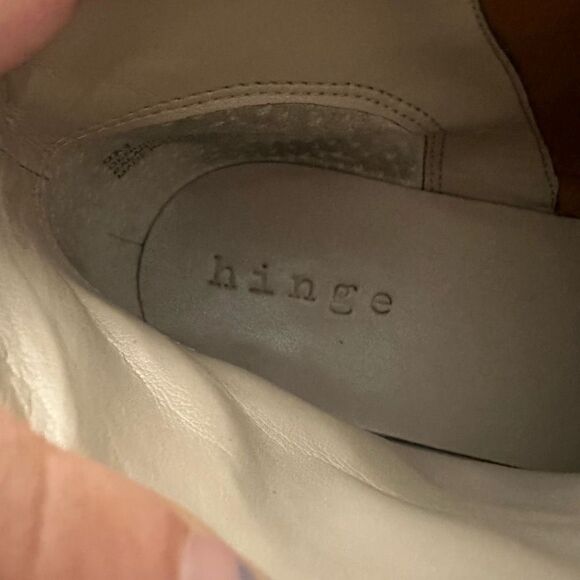 Hinge Cognac Leather Ankle Booties Buckle accent, almond toe Size 9 M block heel - Picture 9 of 11